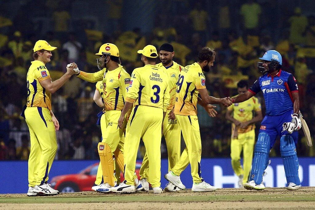 `ஒட்டுமொத்த தமிழ்நாடும் அந்தப் பெயரை சொல்லும்போது...' - ரசிகர்கள் முன் நெகிழ்ந்த தோனி! #Thala