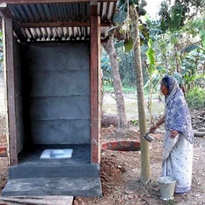 வித்யாபாலன் விளம்பரத்துக்கு வெற்றி : ஆடுகளை விற்று வீட்டுக்கு கழிவறை கட்டிய 102 வயது மூதாட்டி!