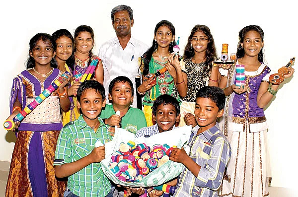 நடைவண்டி ஓட்டலாம்...நன்றாக பம்பரம் சுற்றலாம் !