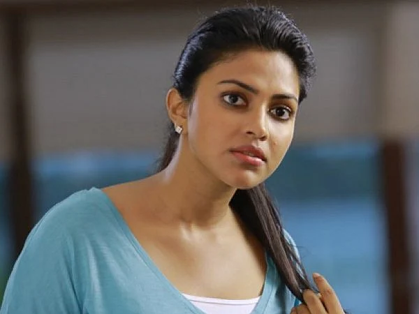 அமலாபால் `பென்ஸ்' கார் வழக்கில் கேரள போலீஸ் நீதிமன்றத்தில் முக்கிய தகவல்!