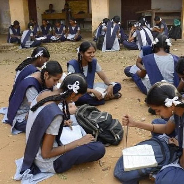 71-வது சுதந்திர தின சிறப்புப் பதிவு; கல்வி உரிமையில் நாம் சாதித்தது என்ன? #IndependenceDay