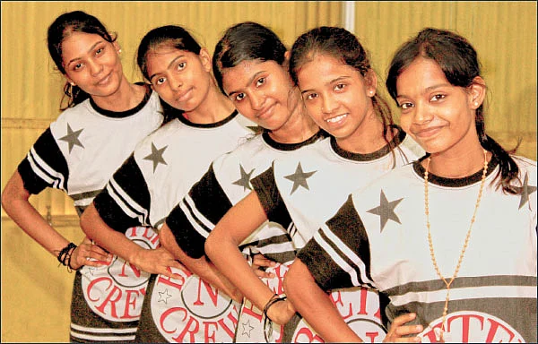 ஏய் வாலு... உனக்கு வாலா இருக்க பிடிச்சிருக்குல்ல... அப்போ அப்படியே இரு!