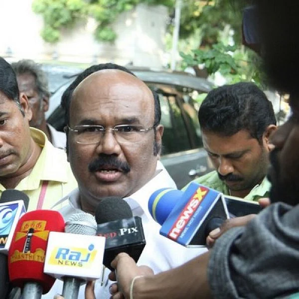 `அவர் ஒரு மரபணு மாற்றப்பட்ட விதை' - கமலைக் கிண்டலடித்த ஜெயக்குமார்!