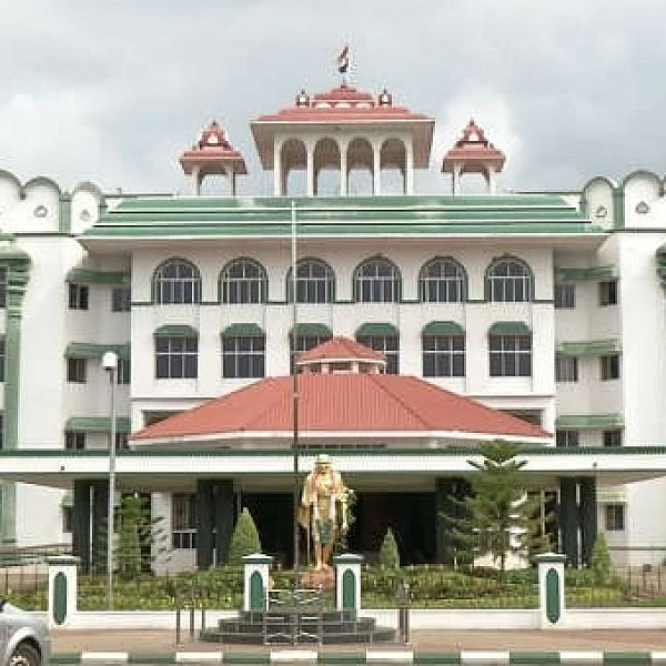 ’கட்டாயக் கல்வி உரிமையைத் தராத தனியார் பள்ளிகளை மூட வேண்டும்’ - உயர்நீதிமன்றம் அதிரடி!