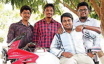திரும்பினால் திரும்பும் ஹெட்லைட்!