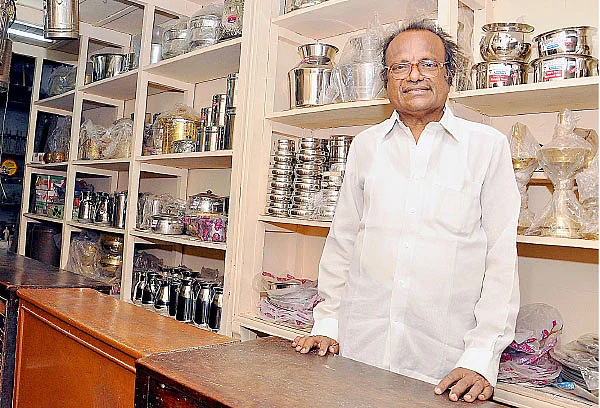 எழுத்துக்கு அப்பால்! - வெ.நீலகண்டன்