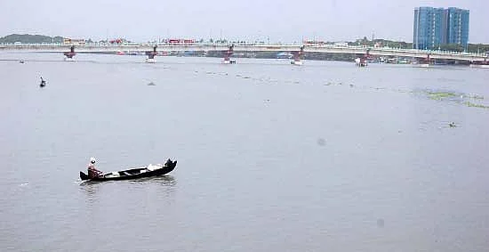 கிழக்கில் மலை... மேற்கில் கடல்... நடுவில் அம்பாஸடர்!