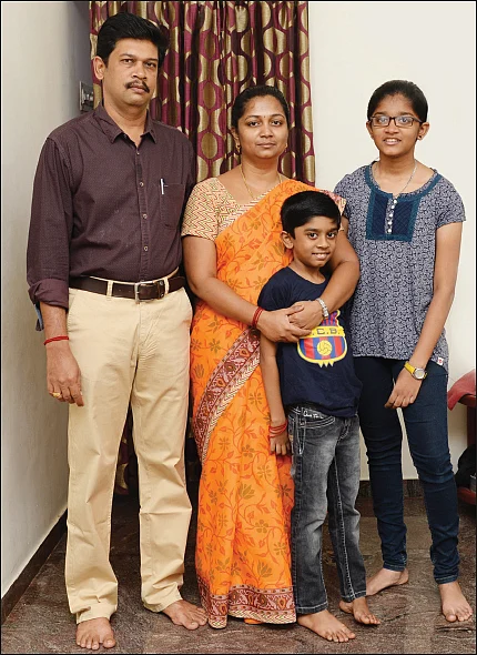 சம்பளம் முழுவதையும் முதலீடு செய்யும் கல்லூரிப் பேராசிரியர்!