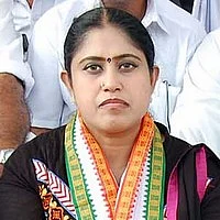 சசிபெருமாளால் மூடப்பட்ட மதுக்கடையை வேறு இடத்தில் திறக்க எதிர்ப்பு: விஜயதாரணி எம்எல்ஏ கைது!