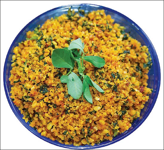 வாசகிகள் கைமணம்! - `சபாஷ்' போடவைக்கும் சர்க்கரைவள்ளி சேவ்!
