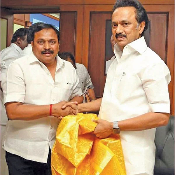 பெரம்பூரில் அள்ளுது தி.மு.க!