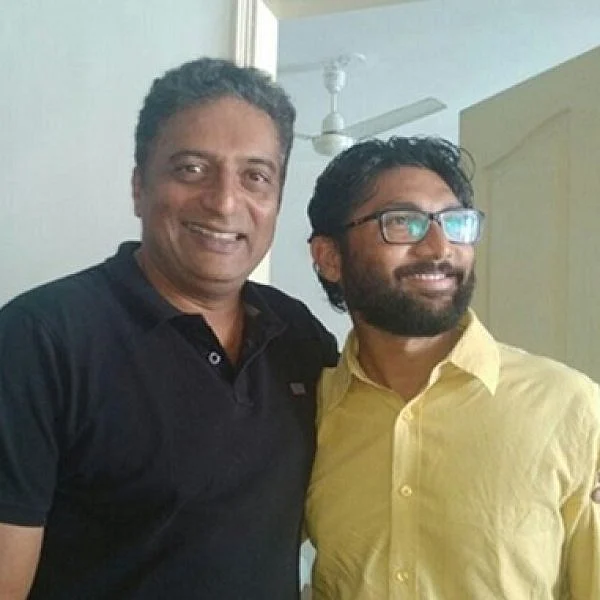 மோடி குறித்து விமர்சனம்! - ஜிக்னேஷ் மேவானி, பிரகாஷ் ராஜ் மீது அவதூறு புகார்