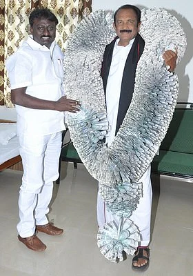 பண மழையில் நனைந்த வைகோ!