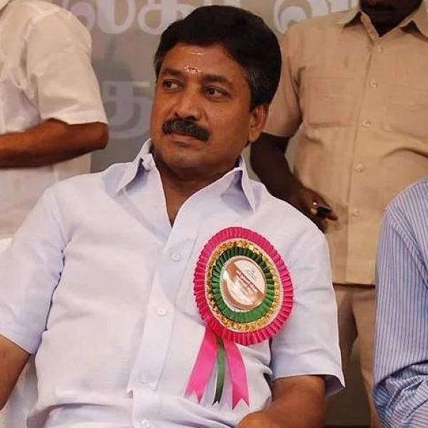 `ராமமோகன ராவ் சொல்வது அப்பட்டமான பொய்!' - சீறிய சி.வி.சண்முகம்