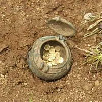 ஜெயங்கொண்டம் அருகே 120 ஆண்டு பழமையான தங்க காசு பறிமுதல்!