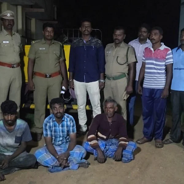 தூத்துக்குடியில் இருந்து இலங்கைக்கு கடத்த முயன்ற 1,500 கிலோ கடல்அட்டை பறிமுதல்!