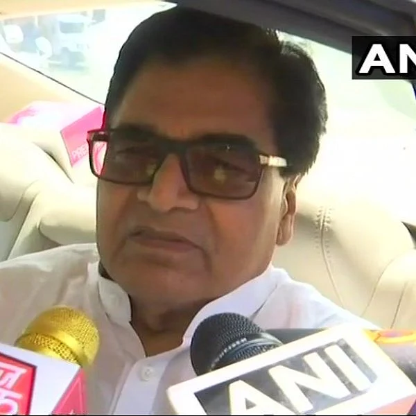 `அதைத் தடுக்கவே இப்படிச் செய்கிறார்கள்' - அ.தி.மு.க எம்.பி-க்கள்மீது சமாஜ்வாதி பகீர் குற்றச்சாட்டு