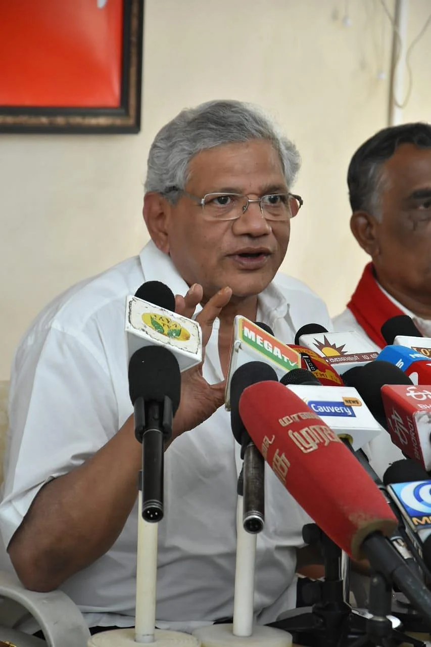 `நாட்டின் பாதுகாப்பில் சமரசம்!' - ரஃபேல் விவகாரத்தில் பி.ஜே.பி-யைச் சாடும் சீதாராம் யெச்சூரி