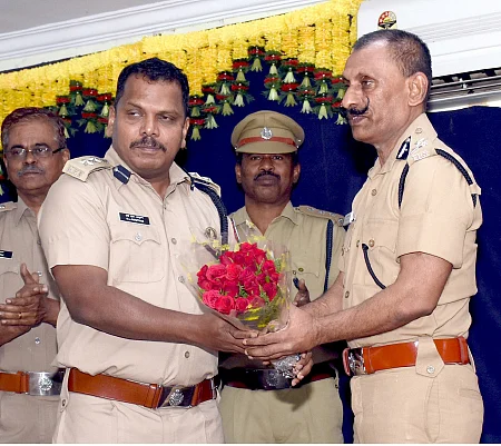 மிஸ்டர் கழுகு: நம்மைச் சிதறடிக்க வாய்ப்பு கொடுக்கலாமா? - துரைமுருகனிடம் கடுகடுத்த ஸ்டாலின்!