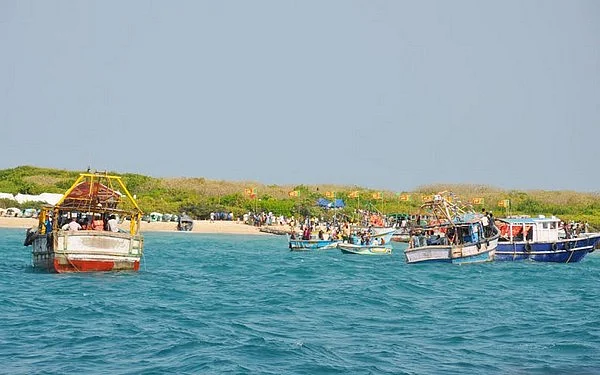 வலைவீசும் தமிழக அரசு...வழுக்கிச் செல்லும் மத்திய அரசு! (நடுக்கடல்...நடுங்கும் உயிர்கள்: தொடர்-8)