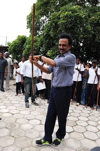 உங்களுக்கும் இப்படித் தெரியுதா?