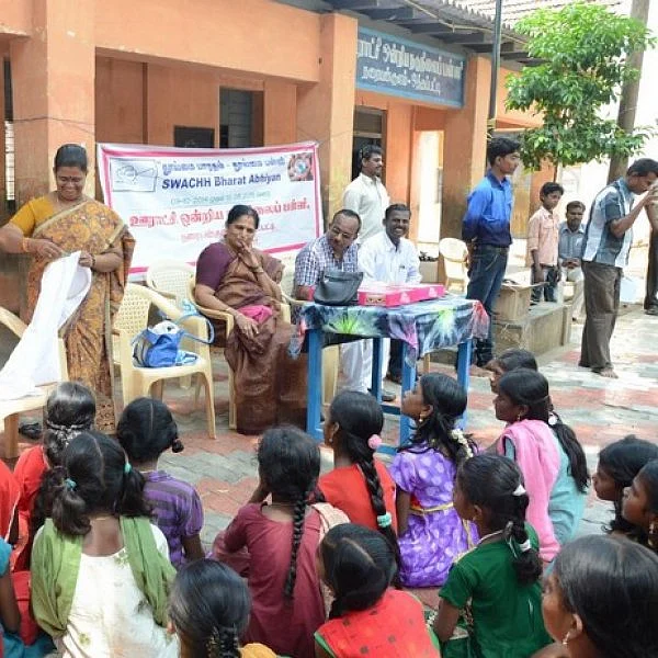 காலியாக இருக்கும் 1,000 தலைமையாசிரியர் பணியிடங்கள்! மாணவர் சேர்க்கையில் பின்தங்கும் கிராமப்புற அரசுப் பள்ளிகள்