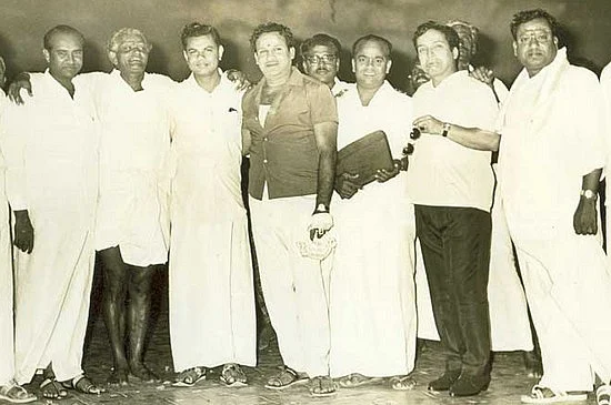 எம்.ஜி.ஆரை நெகிழ வைத்த சாண்டோ சின்னப்ப தேவர்! ( நூற்றாண்டு விழா சிறப்பு பதிவு)