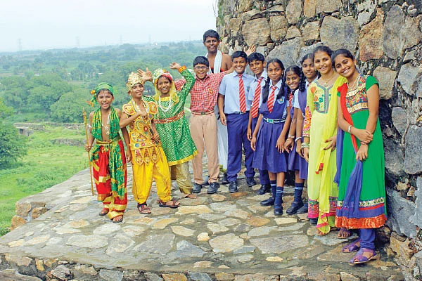 பூமிக்கு வந்த நவாப்!