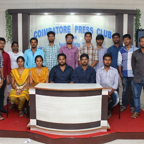 வங்கிப் பணியிலும் தமிழக மாணவர்களுக்கு செக்! கொந்தளிக்கும் மாணவர்கள்