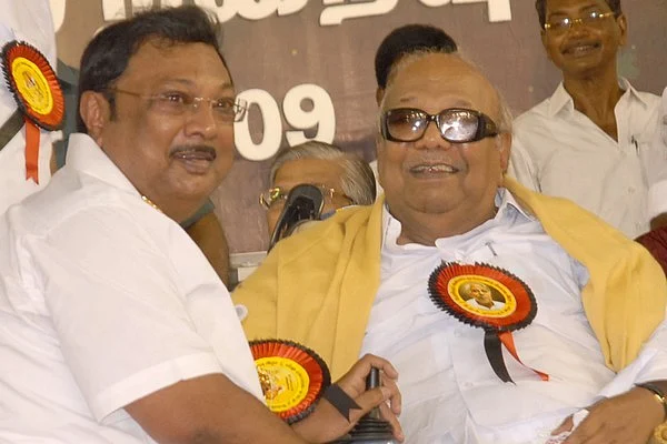 உறுதியாய் நின்ற செல்வி... அசைந்து கொடுத்த அழகிரி... இறங்கி வந்த கருணாநிதி! - கோபாலபுரம் கோபம் தணிந்த பரபர பின்னணி