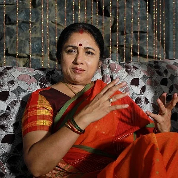 ``அலறவிடும் டி.ஆரின் ஒருதலைக்காதல் கதை, 'அழகு' சீரியலின் அடுத்த டுவிஸ்ட்!" - ஷூட்டிங்ல மீட்டிங் - 5