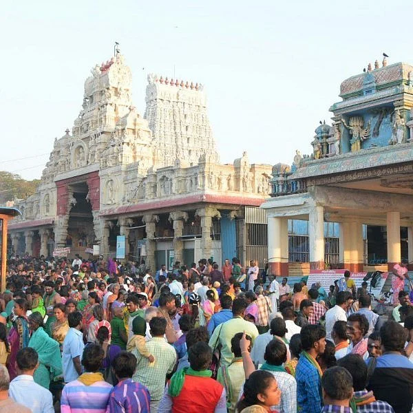 `திருச்செந்தூர் கோயிலில் அபிஷேகக் கட்டணம் உயர்வு!' - பக்தர்கள் அதிர்ச்சி