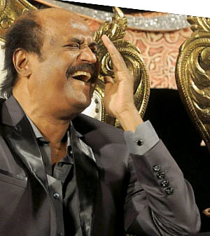 பத்தவெச்சுட்டியே பரட்ட...