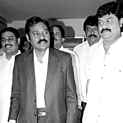 மறைந்து கிடக்கும் மர்மங்கள் - ‘வேந்தர் மூவிஸ்’ மதன்