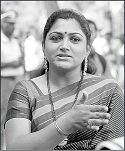 ''தப்பு செய்யுறது ரெண்டு பேரு... தண்டனை ஒருத்தருக்கா?''