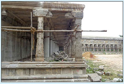 திருப்பணியில் மாயமான தூண்கள்? - காஞ்சிபுரம் பக்தர்கள் ஆவேசம்
