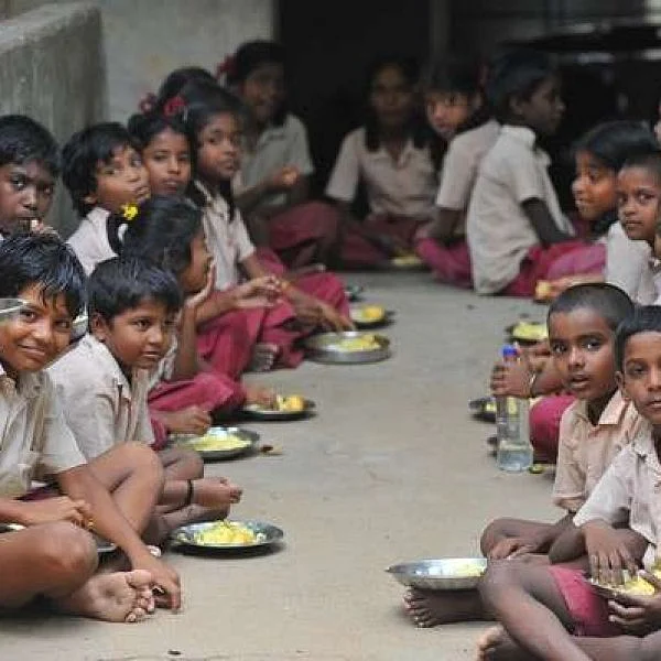 `பணம் வேண்டாம்; கோல்டு காயின்தான் வேண்டும்'- தெறிக்கவிடும் சத்துணவு நேர்முக உதவியாளர்!