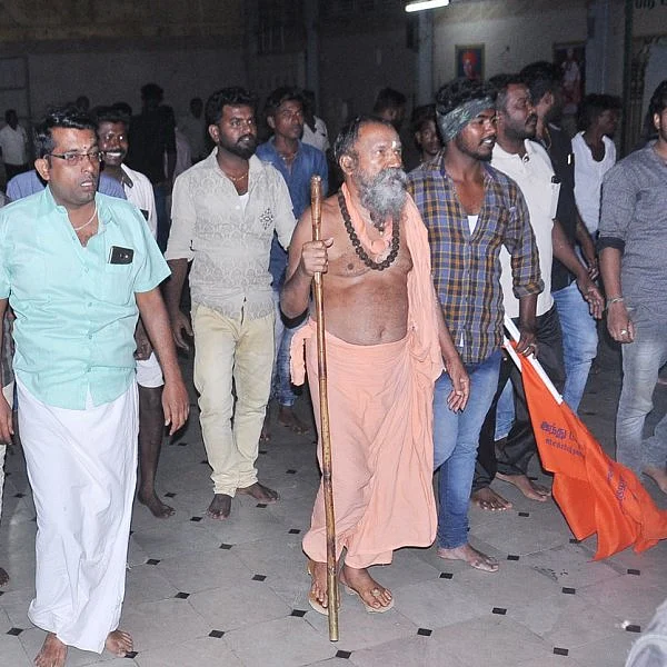 `குடும்ப வாழ்க்கை; 120 கோடி சொத்து அபகரிப்பு?' - கும்பகோணம் வீர சைவ மடாதிபதியைச் சுற்றும் சர்ச்சை