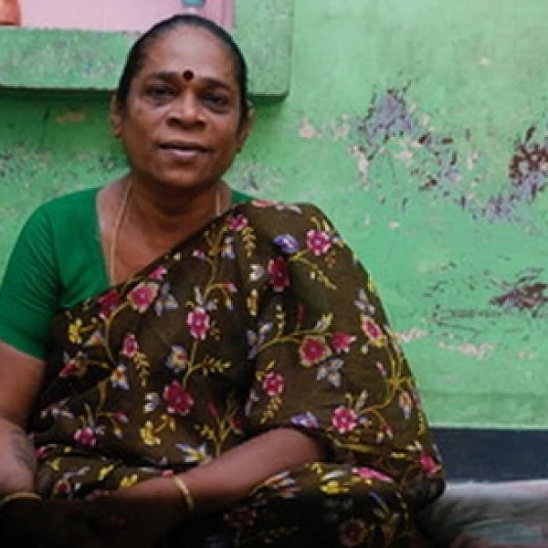 ஹெச்.ஐ.வி-யால் பாதிக்கப்பட்ட பல குழந்தைகளுக்குத் தாயாகவும் தந்தையாகவும் வாழும் திருநங்கை நூரி! #Transgender