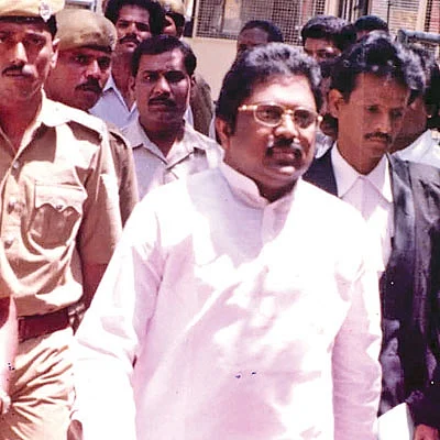 தினகரன் தலையெழுத்தை மாற்றிய தீர்ப்பு!