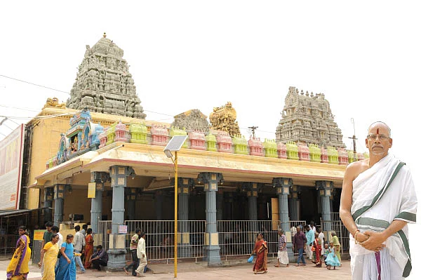 இதோ... எந்தன் தெய்வம்! - 50