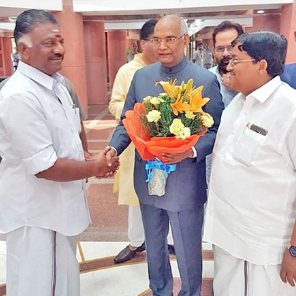 மிஸ்டர் கழுகு: “ஆளுங்கட்சியும் நானே... எதிர்க்கட்சியும் நானே!” - தினகரன் டபுள் ரோல்
