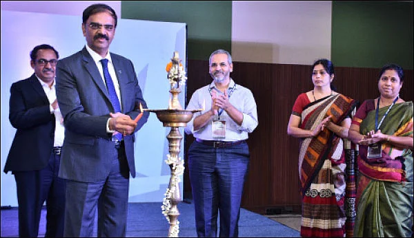 நாணயம் ஃபைனான்ஸ் & பிசினஸ் கான்க்ளேவ்... கொண்டாட்டமாக மாறிய கருத்தரங்கம்!