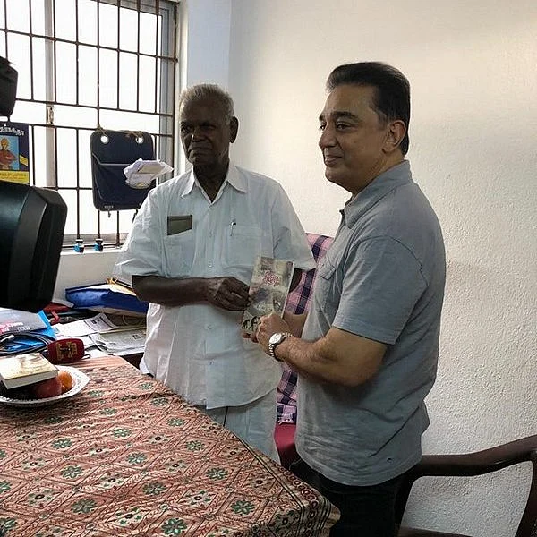 ``எல்லாத் தலைவர்களையும் சந்திப்பேன்'' - நல்லகண்ணு வீட்டு முன்பு கமல் பேட்டி!