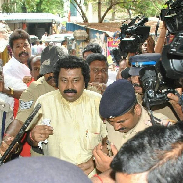 சென்னை அழைத்து வரப்பட்டார் சுதாகரன்! அந்நியச் செலாவணி மோசடி வழக்கில் குற்றச்சாட்டு பதிவு