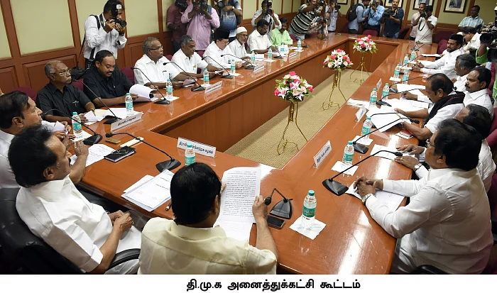 மிஸ்டர் கழுகு: நம்மைச் சிதறடிக்க வாய்ப்பு கொடுக்கலாமா? - துரைமுருகனிடம் கடுகடுத்த ஸ்டாலின்!