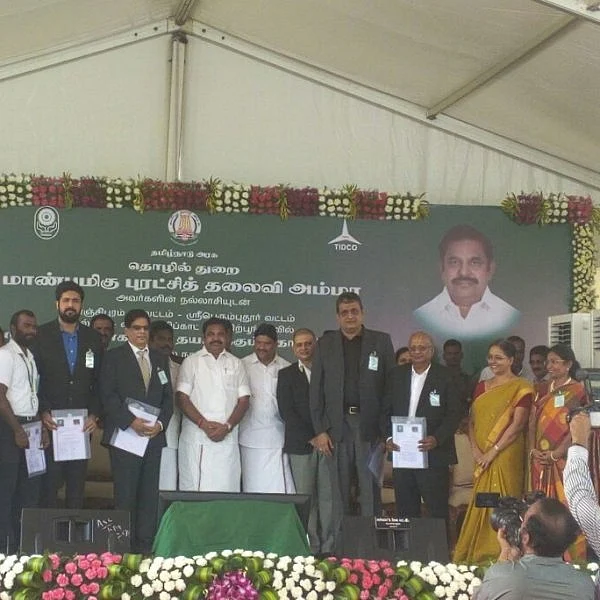 “யோவ் வெளியே போய்யா” - முதல்வர் பழனிசாமி விழாவில் தள்ளப்பட்ட எம்.எல்.ஏ!