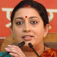 கல்வித் துறை ஒழுங்குமுறை அமைப்புகள் மறு ஆய்வு: அமைச்சர் ஸ்மிருதி இரானி!