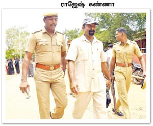 காதலா? கத்திக் குத்தா?