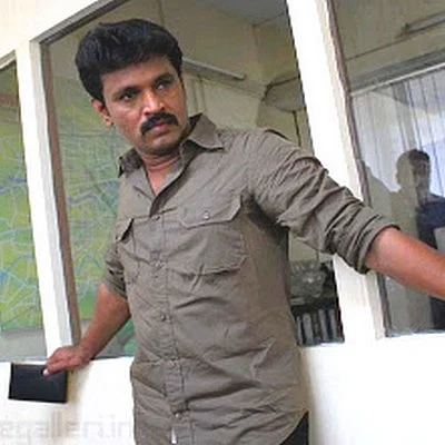செக் மோசடி வழக்கு: இயக்குனர் சேரனுக்கு பிடிவாரன்ட்!